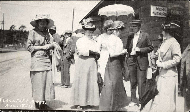 Group of Passengers at Railroad Depot in Flagstaff, Arizona, 1913.jpg